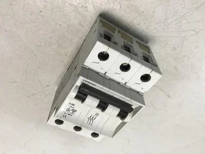 USED SIEMENS 5SX23C25