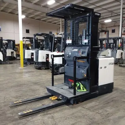 USED 2016 CROWN SP3510-30