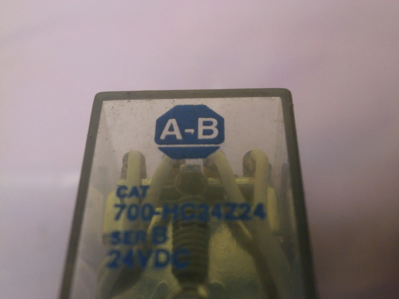 USED ALLEN BRADLEY 700-HC24Z24 WITH BASE (BLUE)