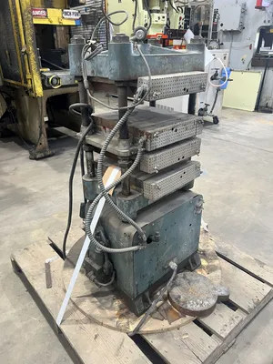 Used WABASH WABASH 30-1221 PRESS Hydraulic Presses Michigan US | Alma Machinery #1327035