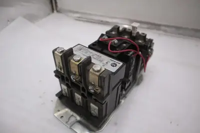 AB ALLEN BRADLEY 500F-DOD930 SER. A 120V CONTACTOR STK CC190