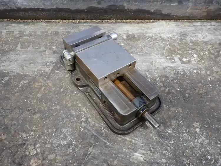 Used KURT MFG CO D60 Tooling & Accessories (Other) Ohio US | HGR 24 #803093