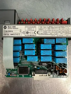 Allen Bradley 1746-OW16 /C SLC 500 Output Module 1746OW16 (7.4.3)