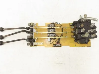 Hyster 3-Spool Hydraulic Mast Control Valve Manifold from E50XL Forklift