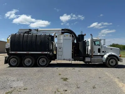 USED 2014 PETERBILT 567
