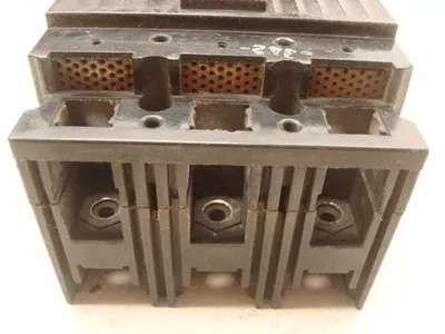 General Electric TEF134030 Circuit Breaker 30 Amps 480VAC Used