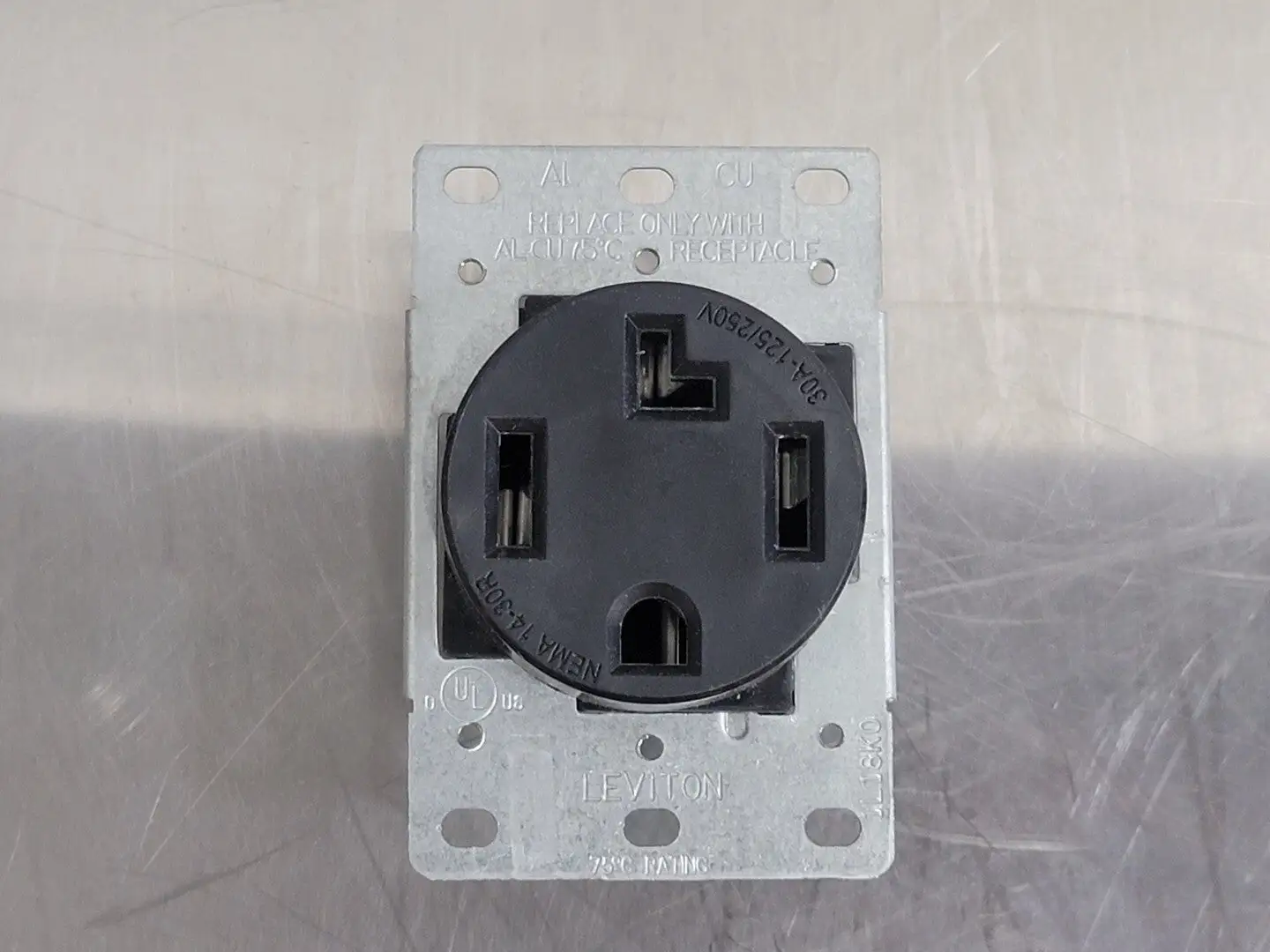 NEW LEVITON 278-S00
