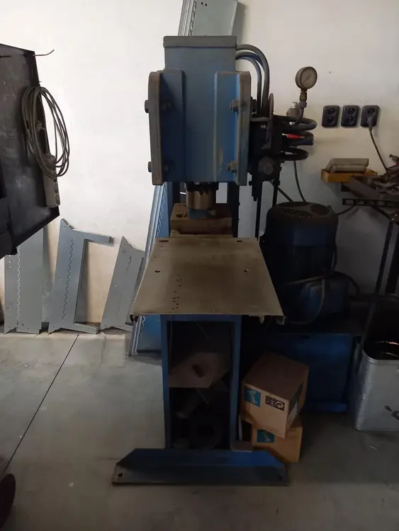 Used - 20 T Hydraulic Presses CZ | Amaron s.r.o. #1065206