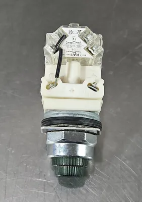 Schneider 9001 KM38LG Green Lens Push to Test Pilot Light. Loc4C-17