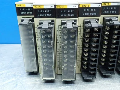 USED OMRON C200HOD212