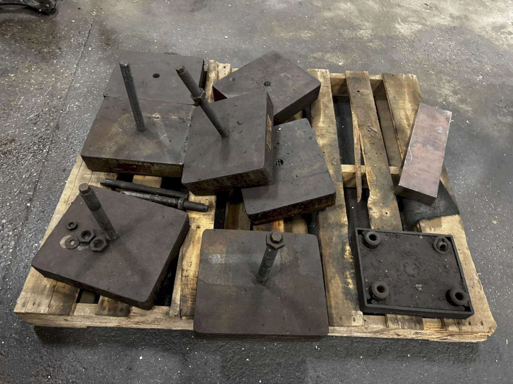 12" LONG X 10" WIDE X 2-3/4" TALL VIBRO-DYNAMIC PRESS ISOLATION PADS(QTY7) STOCK # 0883225