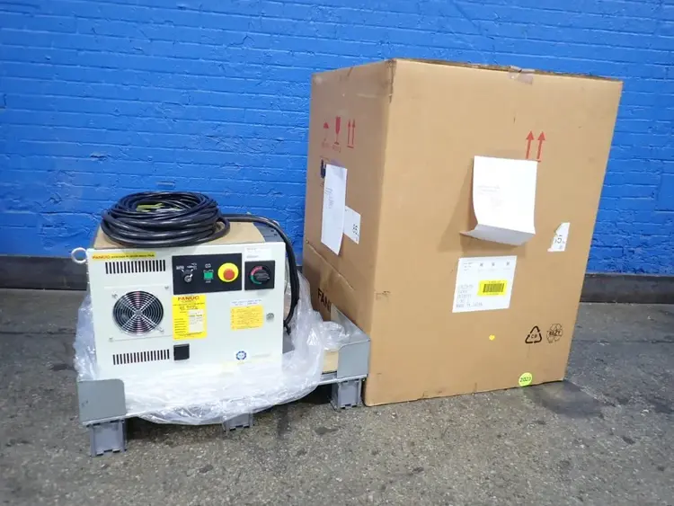 Used FANUC A05B2651B021 / R30IB Robots Ohio US | HGR 24 #891408