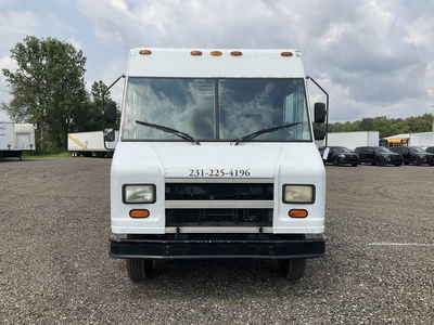 Used 2002 FORD COMM STRIP Cab Chassis trucks Michigan US | Miedema Asset Management Group #1314140
