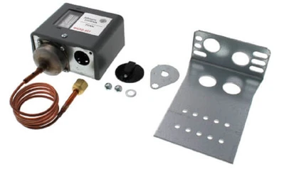 Johnson Controls P70AB-12C Pressure Control 100 - 425 psig (Adj. Diff. 5/35 psi) [New]