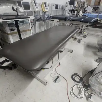 Used Clinton Clinton Open Base Power Table with One Piece Top Tables/Stretchers/Gurneys Texas US | PT Medical Technologies #1458974
