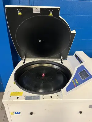 Refrigerated Isolate Centrifuge -20 C Degrees FR8-B12 (Old Model CRV-80B)