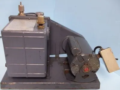 Used WELCH 1402 Vacuum Pumps Texas US | Bamko Surplus Process Equipment #927378