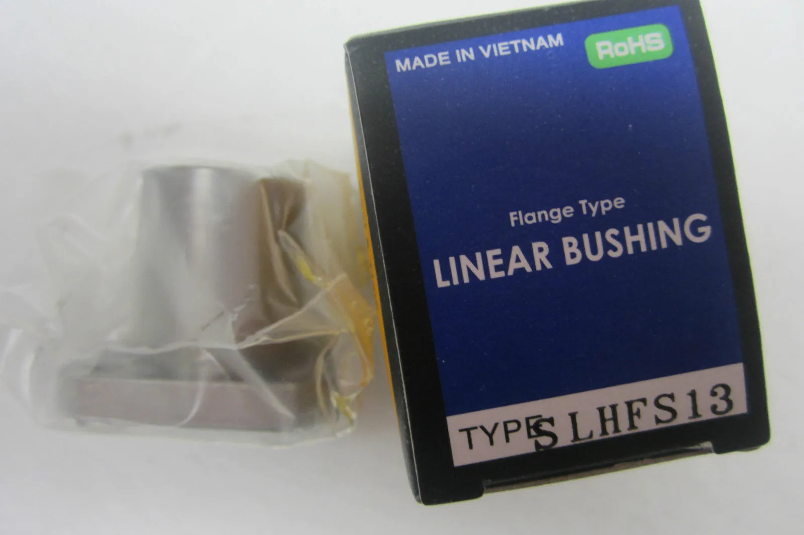 NEW MISUMI SLHFS13 FLANGE TYPE LINEAR BUSHING