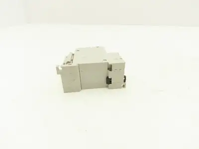 IDEC NC1V-2100 Circuit Breaker 2-Pole 220vAC/125vDC 5A 10A 20A Lot of 14