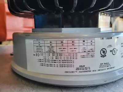 NEW CROUSE-HINDS VMV7L/UNV1