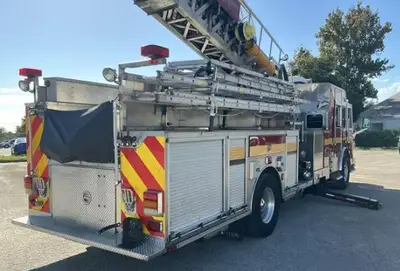 Used 2005 SUTPHEN CUSTOM Fire Trucks Florida US | Truck and Van Outlet #1509168
