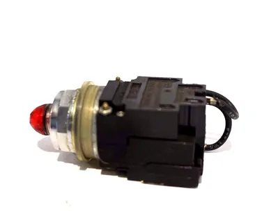 NEW GENERAL ELECTRIC CR104D332 PILOT LIGHT