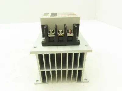 Fuji Electric SS402E-3Z-D3 Solid State Contactor Relay 240vac 50/60Hz .4A 3 Pole