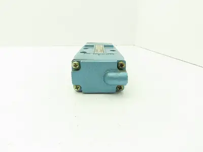 Skinner S4AACBX4 Pneumatic Directional Control Spool Valve 5/2 Pos 150 PSI