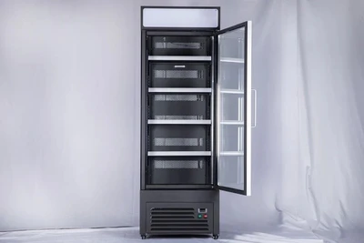 168-0024 AC FGD 28" Single Glass Door Self Contained Cooler