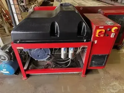 USED 2013 OMAX MAXIEM 2040