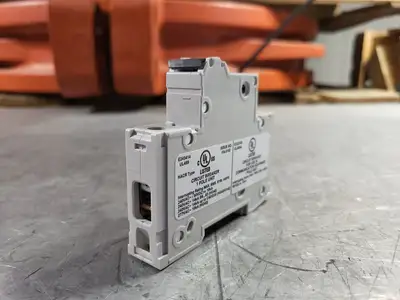 NEW SIEMENS 5SJ4102-7HG40
