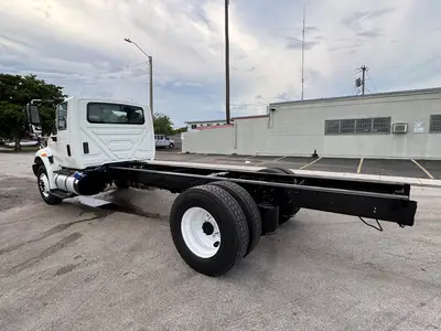 Used 2018 INTERNATIONAL DURASTAR 4300 Cab Chassis trucks Florida US | Truck and Van Outlet #1509142