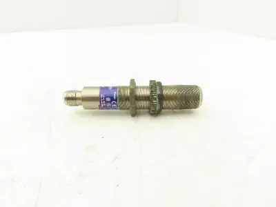 Telemecanique XU8-M18PP340D Photoelectric Sensor 12/24VDC 100mA PNP