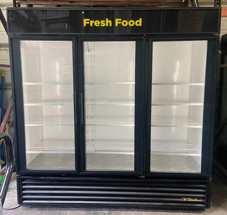 105-0048 True GDM-72 3 Door Glass Cooler