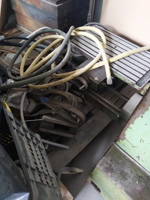 TOS Universal Toolroom Mill, in very good working condition, visible under power