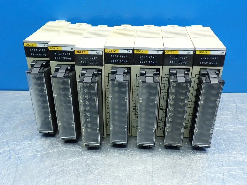 USED OMRON C200HOD212