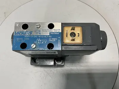 USED VICKERS DG4V-3-2AL-M-U-HL7-60