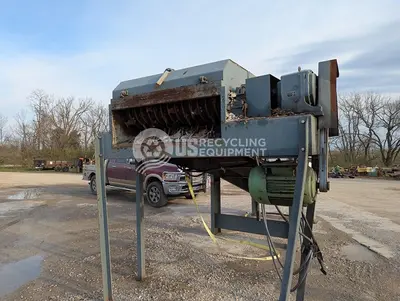 USED MAREN OCC SHREDDER WITH PINCH CONVEYOR