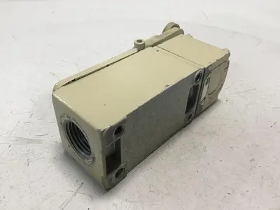 USED TELEMECANIQUE C2JK05