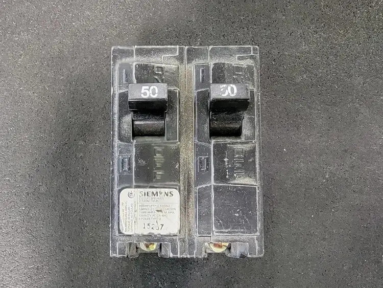 Used SIEMENS Q250 Switchgears British Columbia CA | Lenmark #243649