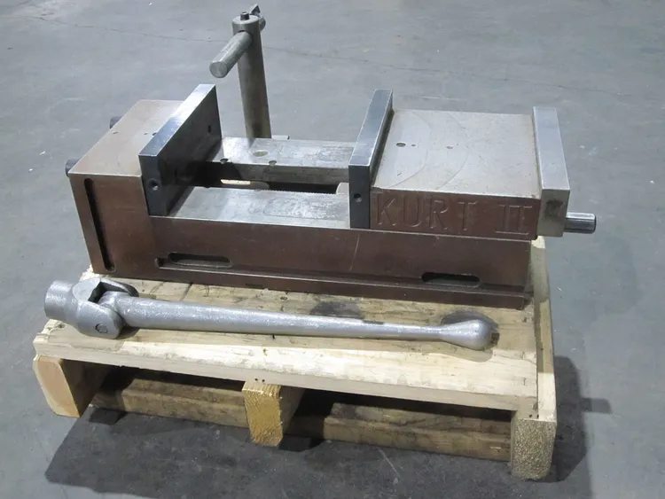 Used KURT PT800A Vises | MachineStation #947257