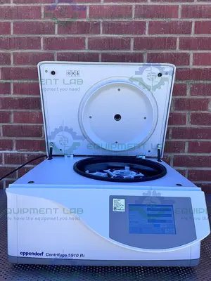 USED EPPENDORF 5910RI REFRIGERATED CENTRIFUGE W/ S-4X UNIVERSAL ROTOR 4500 RPM