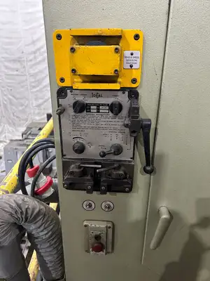 USED STARTRITE 24-V-10 VERTICAL BAND SAW