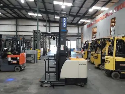 USED 2018 CROWN SP4050-30