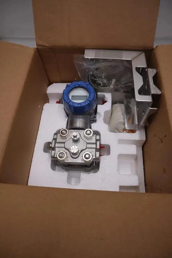 HONEYWELL STD820-E1HN6AS-1-A-CDC-11S-A-20A6-00-0000 / STD820 TRANSMITTER #G403