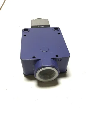 Telemecanique Sensor XCKL – ZCk-D15 Limit Switch 240/500VAC 3A 6kV Enc Type 4