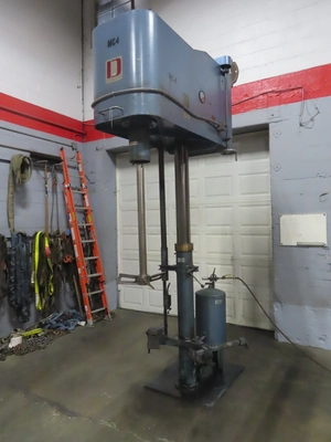 20 hp Dantco Bow-tie Mixer, floor mount, air over oil lift