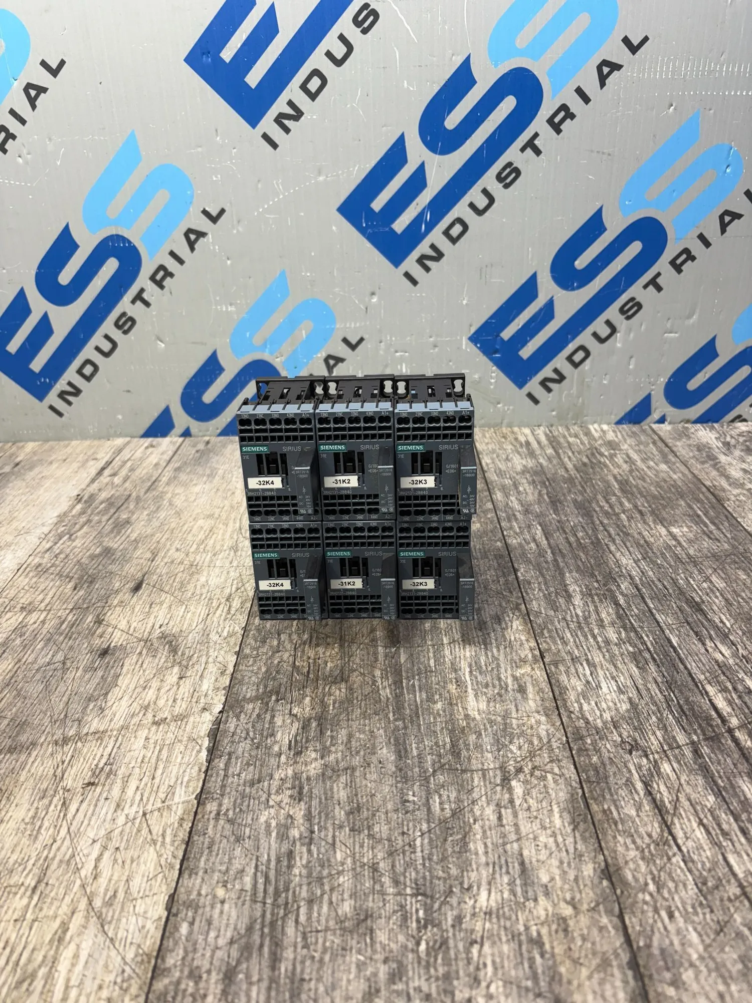 USED SIEMENS 3RT2131-2BB40