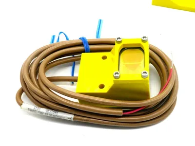 NEW BANNER ENGINEERING SM81ESR PHOTOELECTRIC SENSOR