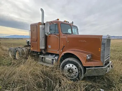 USED 1986 FREIGHTLINER FLC
